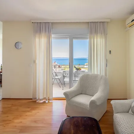 Skyline Vistas Of The Adriatic Apartment